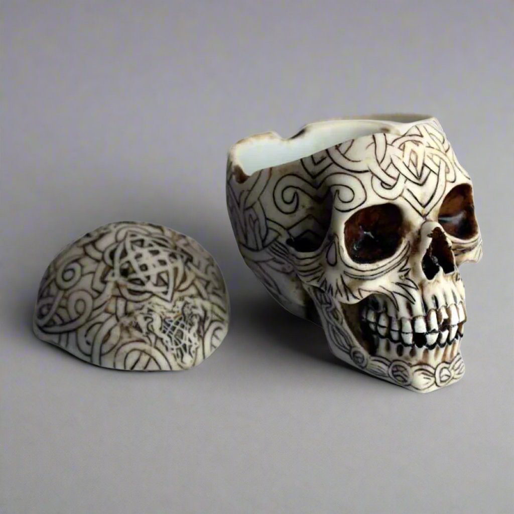 Small Engraved Skull